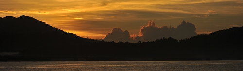 Philippines, au lever du soleil. - 58.2&nbsp;ko